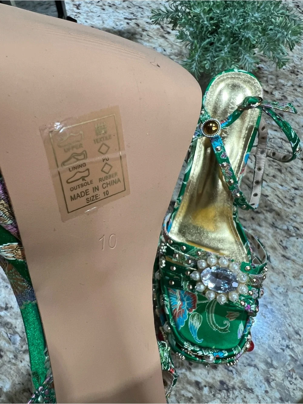 AZALEA WANG ANNIE STRAPPY EMBELLISHED CHUNKY SANDAL IN GREEN 10